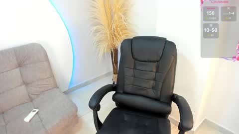 Snapshot of ada_monroe10 chatting on September 17, 1:24 pm online show from September 17, 1:24 pm