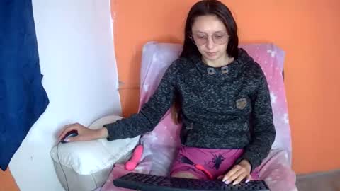 Snapshot of ada_naugthy1 chatting on June 7, 9:07 pm Ada naugthy28 online show from June 7, 9:07 pm