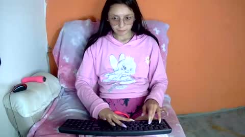Snapshot of ada_naugthy1 chatting on June 11, 9:57 pm Ada naugthy28 online show from June 11, 9:57 pm