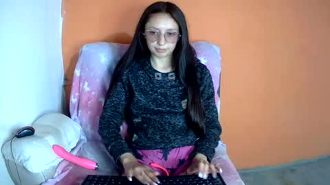 Snapshot of ada_naugthy1 chatting on June 15, 11:18 pm Ada naugthy28 online show from June 15, 11:18 pm