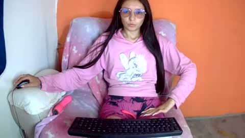 Snapshot of ada_naugthy1 chatting on June 16, 9:50 pm Ada naugthy28 online show from June 16, 9:50 pm
