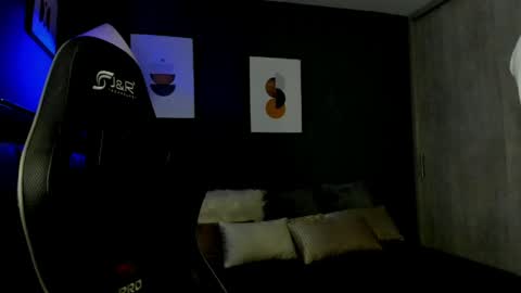 Snapshot of adam_clarke chatting on May 13, 1:36 am adam clarke online show from May 13, 1:36 am