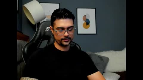 Snapshot of adam_clarke chatting on May 16, 12:40 am adam clarke online show from May 16, 12:40 am