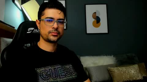Snapshot of adam_clarke chatting on May 26, 1:23 am adam clarke online show from May 26, 1:23 am