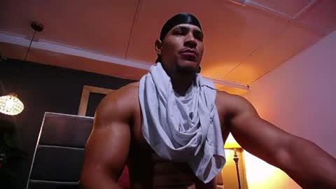 Snapshot of adam_fit19cm chatting on May 5, 1:52 pm adam_fit19cm online show from May 5, 1:52 pm