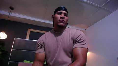 Snapshot of adam_fit19cm chatting on May 31, 2:13 pm adam_fit19cm online show from May 31, 2:13 pm