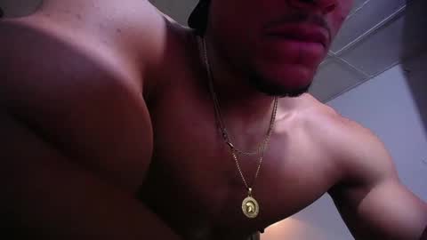 Snapshot of adam_fit19cm chatting on May 31, 6:09 pm adam_fit19cm online show from May 31, 6:09 pm