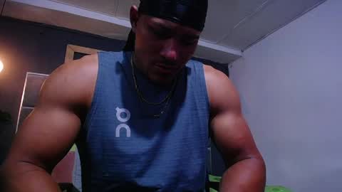 Snapshot of adam_fit19cm chatting on June 5, 2:34 pm adam_fit19cm online show from June 5, 2:34 pm