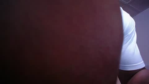 Snapshot of adam_fit19cm chatting on June 10, 2:16 pm adam_fit19cm online show from June 10, 2:16 pm
