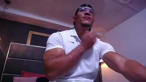 Snapshot of adam_fit19cm chatting on June 11, 2:26 pm adam_fit19cm online show from June 11, 2:26 pm