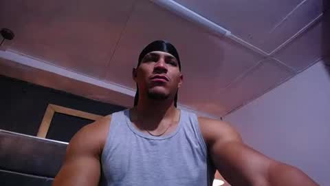 Snapshot of adam_fit19cm chatting on June 14, 2:08 pm adam_fit19cm online show from June 14, 2:08 pm