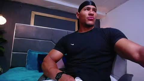 Snapshot of adam_fit19cm chatting on July 8, 1:59 pm adam_fit19cm online show from July 8, 1:59 pm