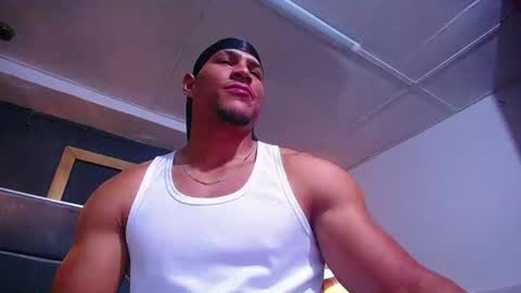 Snapshot of adam_fit19cm chatting on July 9, 1:48 pm adam_fit19cm online show from July 9, 1:48 pm