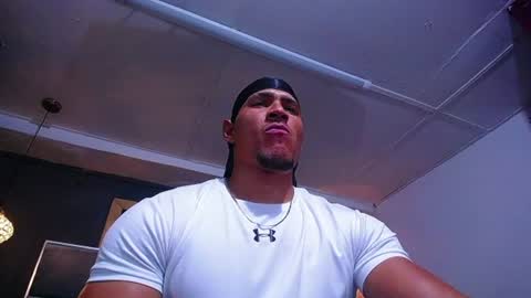 Snapshot of adam_fit19cm chatting on July 10, 1:54 am adam_fit19cm online show from July 10, 1:54 am