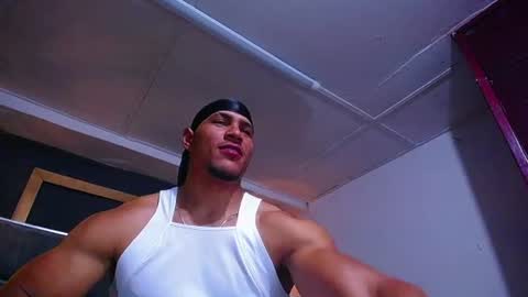 Snapshot of adam_fit19cm chatting on July 10, 2:08 pm adam_fit19cm online show from July 10, 2:08 pm