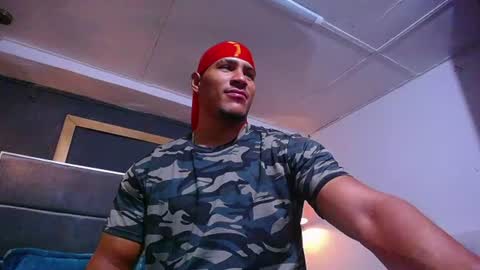 Snapshot of adam_fit19cm chatting on July 14, 2:23 pm adam_fit19cm online show from July 14, 2:23 pm