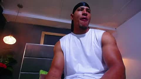 Snapshot of adam_fit19cm chatting on August 1, 2:05 pm adam_fit19cm online show from August 1, 2:05 pm