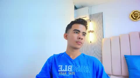 Snapshot of adam_hill7 chatting on May 23, 7:18 pm Adam online show from May 23, 7:18 pm