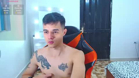 adam hot11 online show from July 15, 9:53 pm