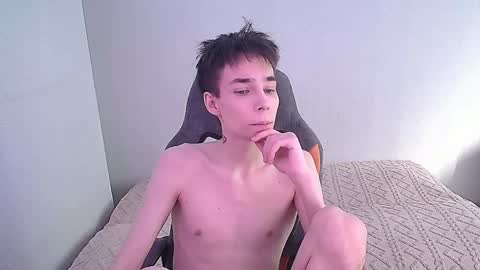 Snapshot of adam_kpoy chatting on October 10, 7:51 am adam kpoy online show from October 10, 7:51 am