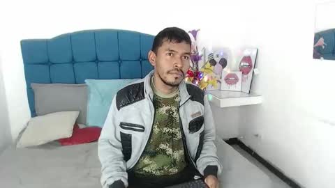 Snapshot of adam_morgan2 chatting on November 25, 3:28 am adam_morgan2 online show from November 25, 3:28 am