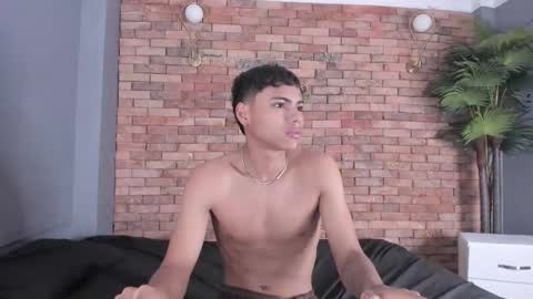 adam_piarse online show from November 20, 9:31 am