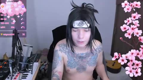 Snapshot of adam_rocket chatting on May 1, 12:26 am Adam online show from May 1, 12:26 am