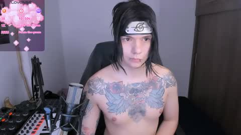 Snapshot of adam_rocket chatting on June 5, 11:43 pm Adam online show from June 5, 11:43 pm