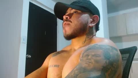 Snapshot of adam_shilder7 chatting on May 9, 2:39 am adam shilder7 online show from May 9, 2:39 am