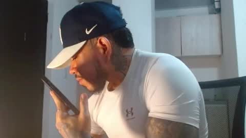 Snapshot of adam_shilder7 chatting on June 4, 11:00 pm adam shilder7 online show from June 4, 11:00 pm
