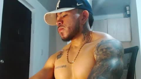 Snapshot of adam_shilder7 chatting on June 21, 8:00 pm adam shilder7 online show from June 21, 8:00 pm
