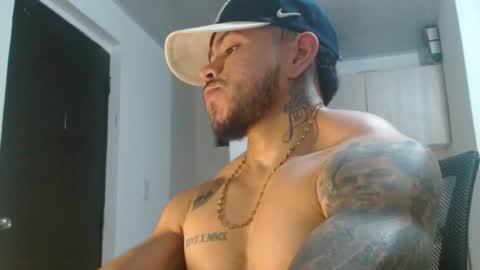 Snapshot of adam_shilder7 chatting on July 5, 1:23 am adam shilder7 online show from July 5, 1:23 am