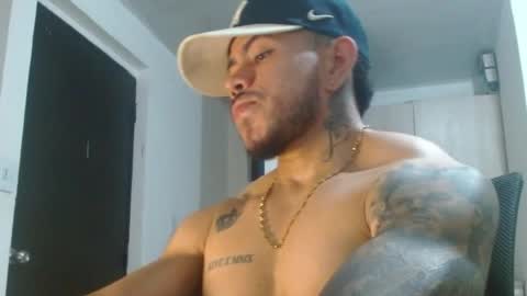 Snapshot of adam_shilder7 chatting on July 5, 4:19 am adam shilder7 online show from July 5, 4:19 am