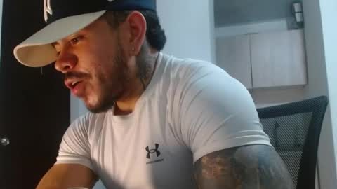 Snapshot of adam_shilder7 chatting on July 18, 6:34 pm adam shilder7 online show from July 18, 6:34 pm