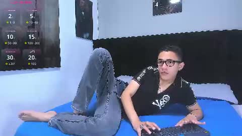 Snapshot of adam_walker_1 chatting on July 17, 3:39 pm adam_walker_1 online show from July 17, 3:39 pm