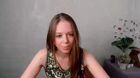 Snapshot of adamais_ chatting on June 5, 6:52 am adamais_ online show from June 5, 6:52 am