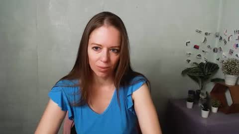Snapshot of adamais_ chatting on June 22, 2:46 am adamais_ online show from June 22, 2:46 am