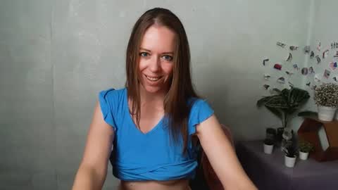 Snapshot of adamais_ chatting on June 22, 3:25 am adamais_ online show from June 22, 3:25 am