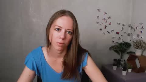 Snapshot of adamais_ chatting on June 25, 2:44 am adamais_ online show from June 25, 2:44 am