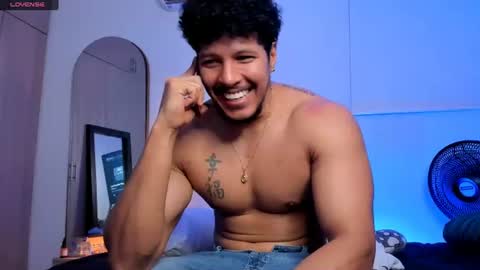 adambrocs1 online show from June 26, 2:27 am