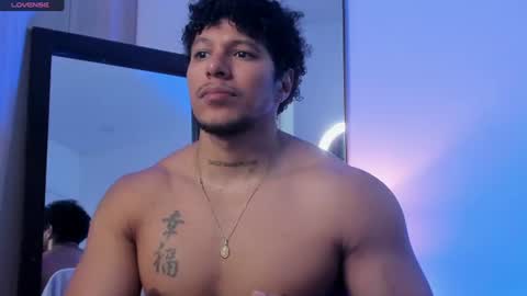 adambrocs1 online show from July 26, 4:47 pm