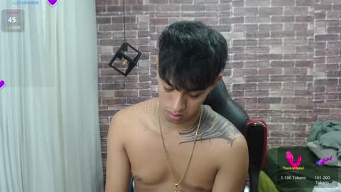 Snapshot of adamcoox chatting on February 7, 7:50 am Adam online show from February 7, 7:50 am