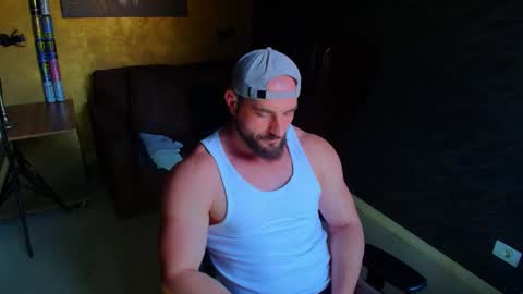 Snapshot of adamjameson chatting on May 7, 4:51 am AdamJameson online show from May 7, 4:51 am