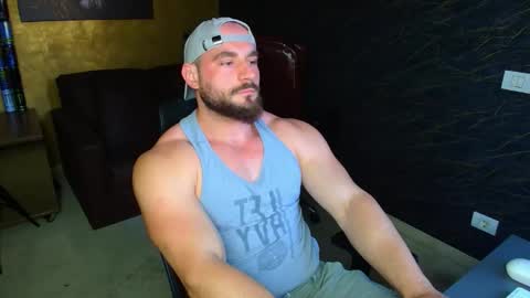 Snapshot of adamjameson chatting on May 13, 6:22 am AdamJameson online show from May 13, 6:22 am