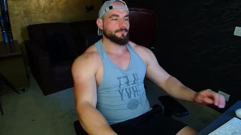 Snapshot of adamjameson chatting on May 16, 5:04 am AdamJameson online show from May 16, 5:04 am