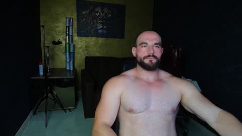 Snapshot of adamjameson chatting on June 5, 6:52 am AdamJameson online show from June 5, 6:52 am