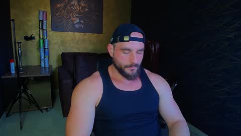 Snapshot of adamjameson chatting on June 6, 4:39 am AdamJameson online show from June 6, 4:39 am