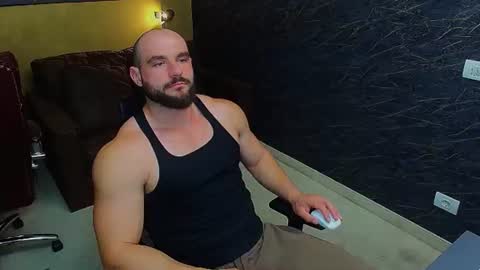 Snapshot of adamjameson chatting on June 29, 5:03 am AdamJameson online show from June 29, 5:03 am