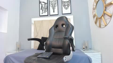 Adams Bobby online show from November 25, 11:21 am