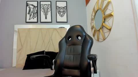 Adams Bobby online show from December 19, 11:28 am